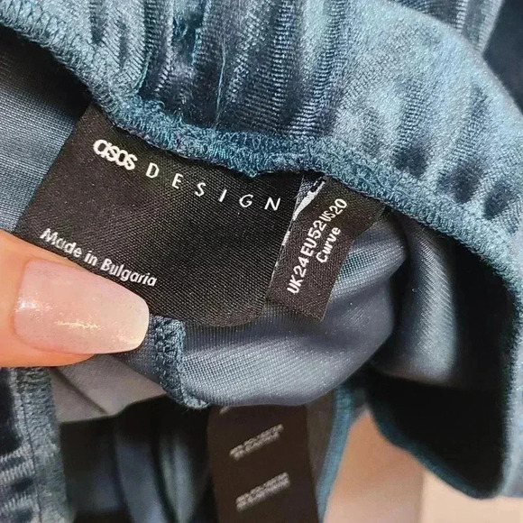 Plus Size Velvet Wide Leg Pants - Picture 2 of 4